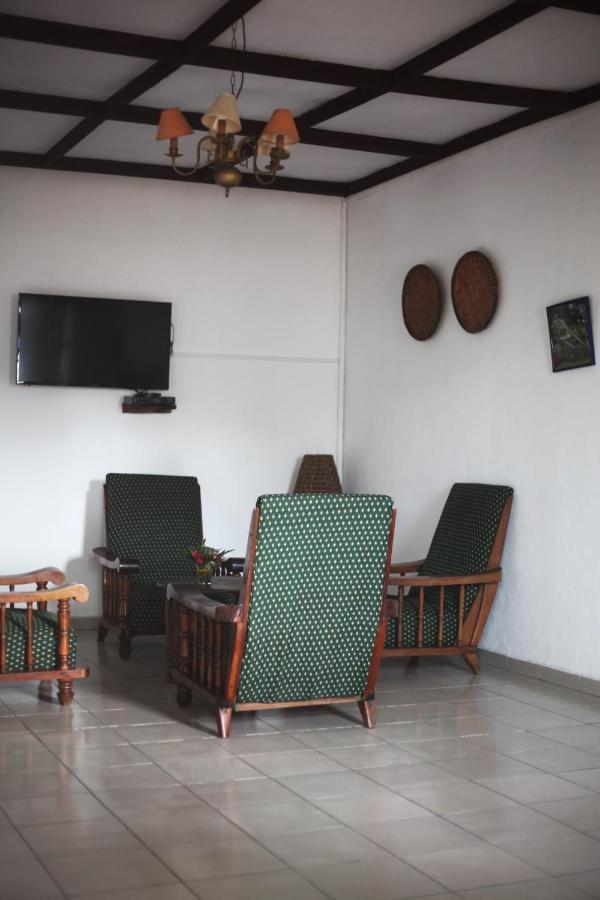 Hotel Jardin De La Paix โมโรนี ภายนอก รูปภาพ
